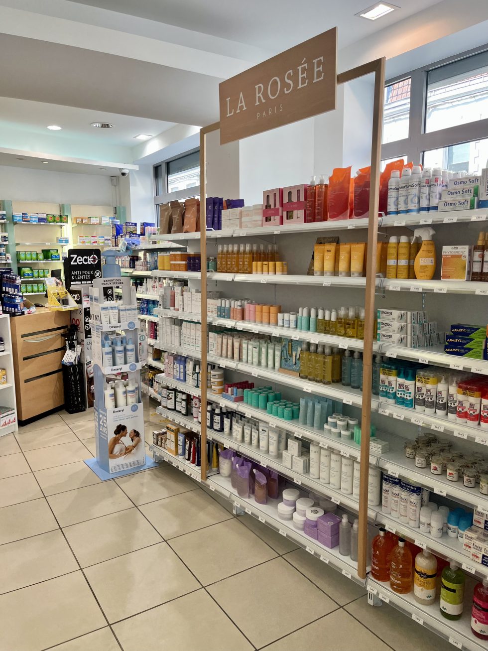 Devanture de la Pharmacie Naturalya à Lille Fives